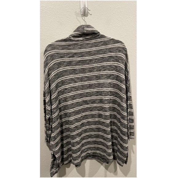 POSTAGE STAMP Grey White Striped Swing Turtleneck Blouse - Picture 5 of 6